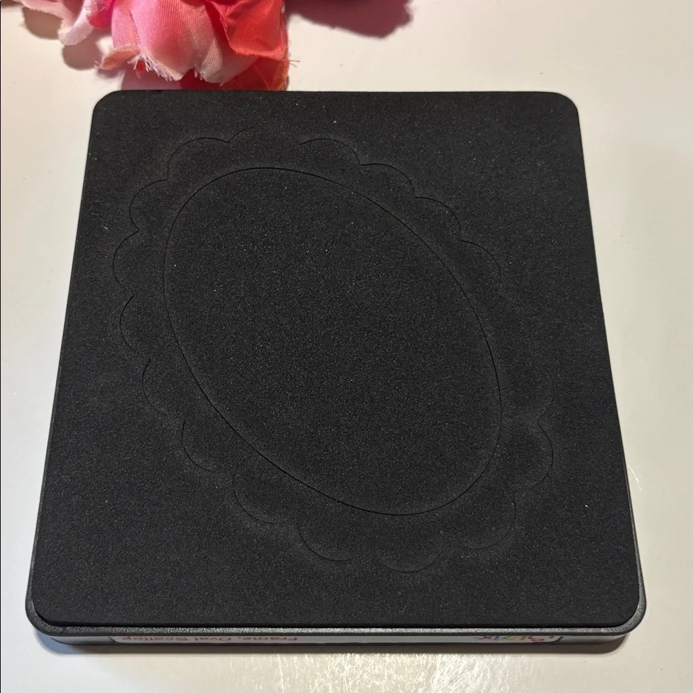 Sizzix FRAME OVAL SCALLOP